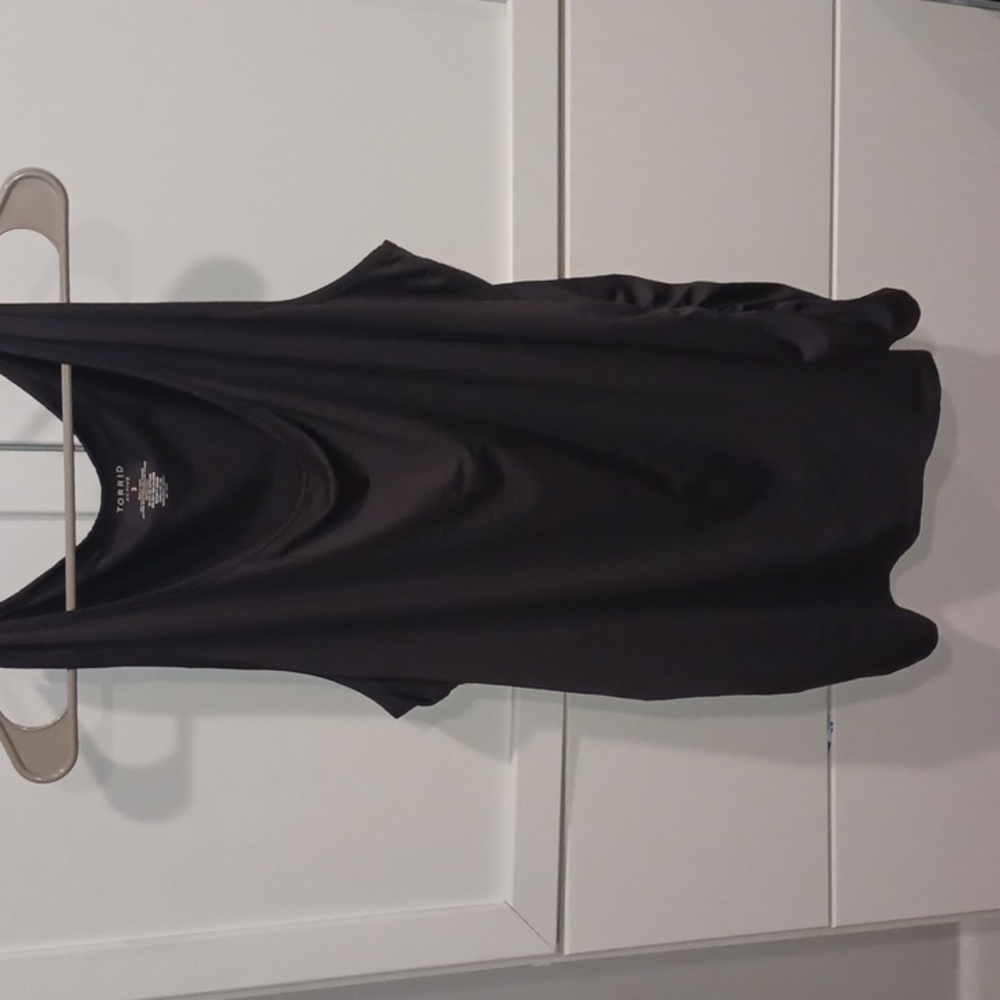 Torrid active top